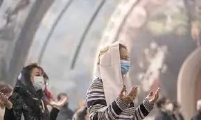 الكنيسة تكشف سبب تغطية الرأس