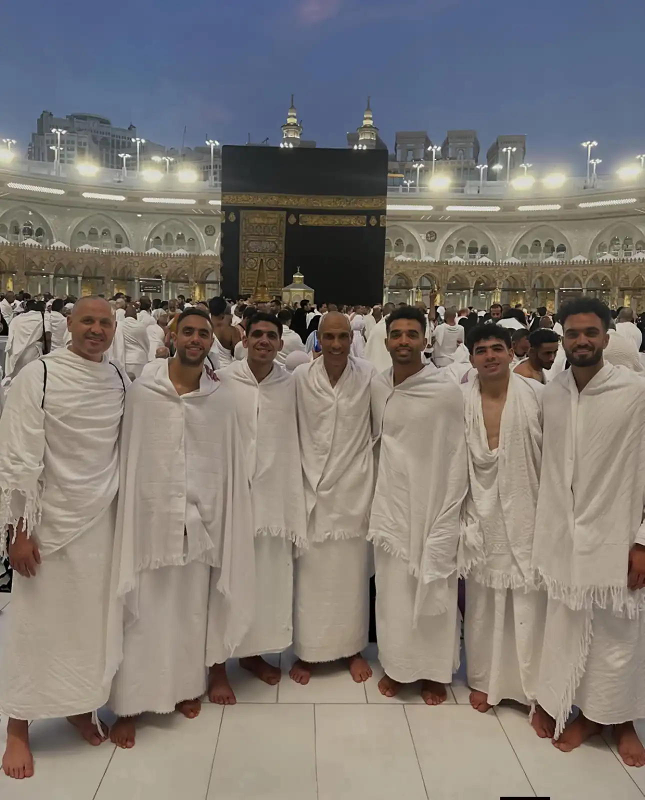 نجوم بيراميدز