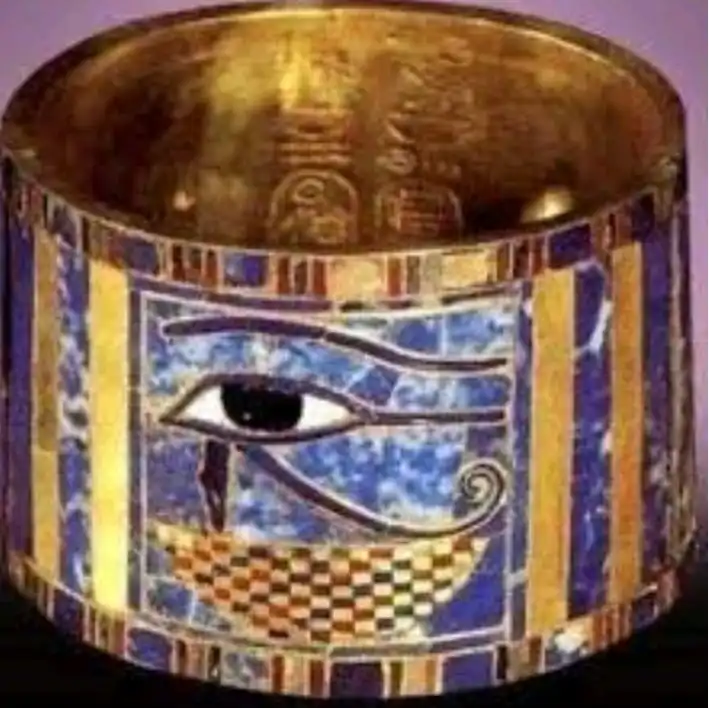 "أسوارة فرعونية"