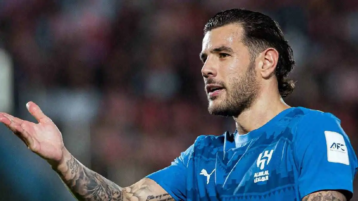 ثيو هيرنانديز نجم الهلال السعودي