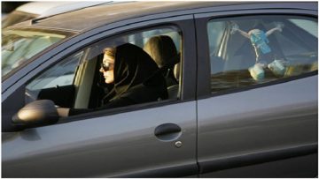 في السعودية .. أمر ملكي بمنح النساء رخص قيادة السيارات
