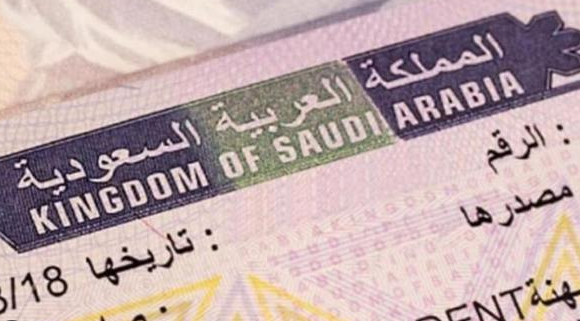 الخارجية السعودية: 3 خطوات لطلب التأشيرة الإلكترونية للقادمين جوًا