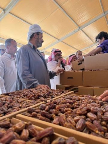 تأخر الحصاد يمدد مهرجان تمور العلا