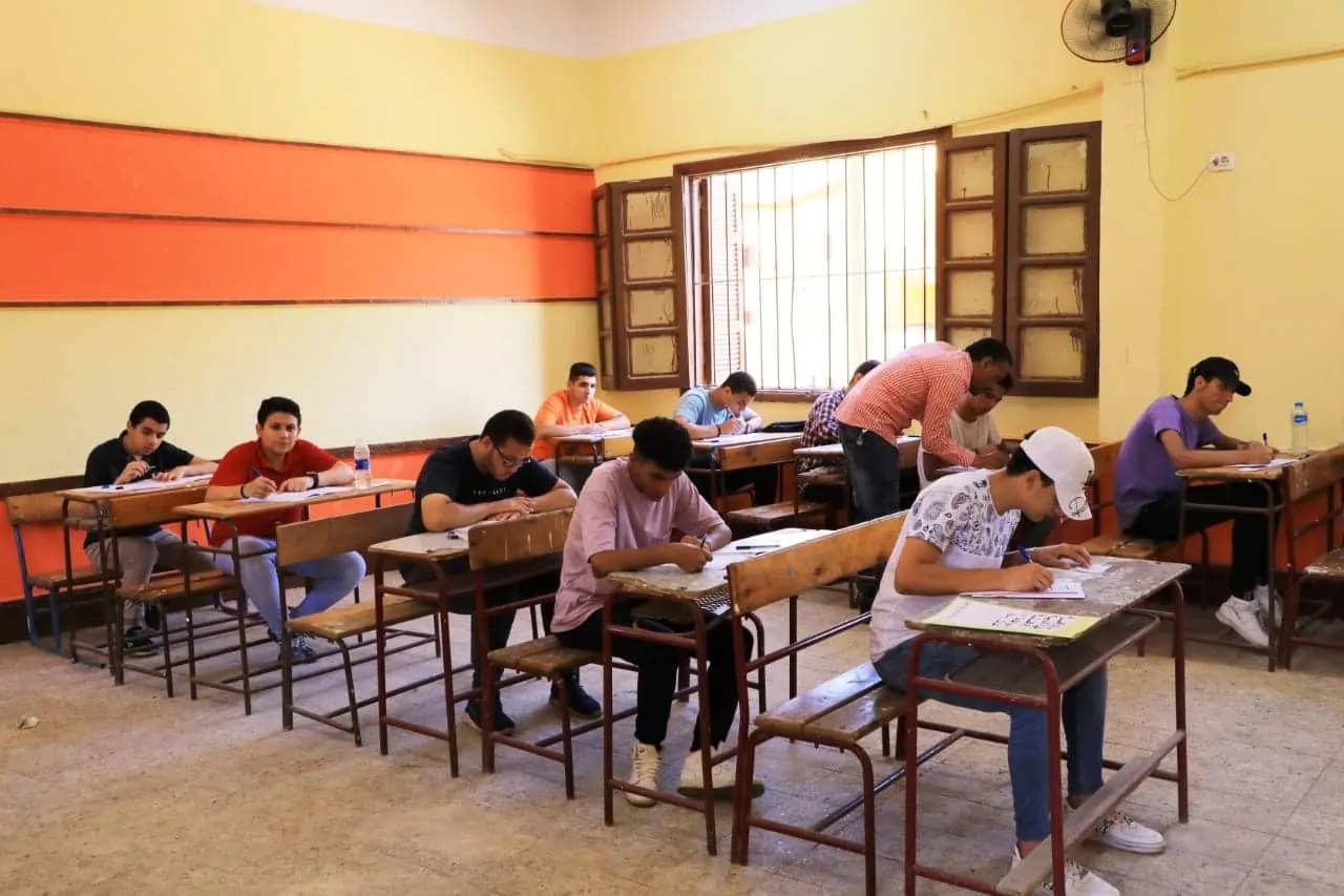 التعليم تصدر بيان هام لطلاب الثانوية العامة 2025 بشأن إضافة الإحصاء للمجموع بالنظام الجديد وتكشف التفاصيل 3 امتحانات الثانوية العامة 2025