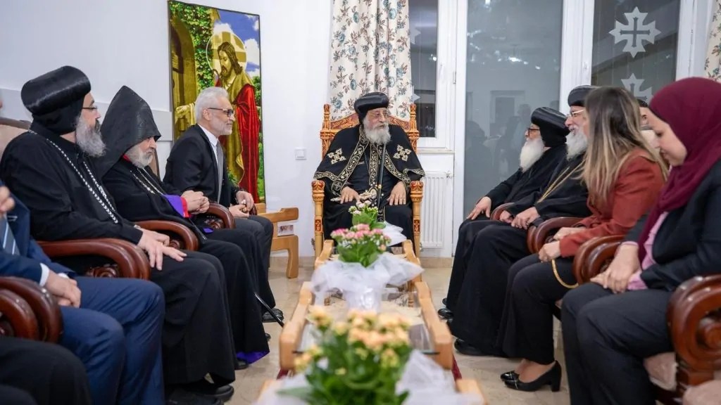 بالصور البابا تواضروس الثاني أولى أعماله الرعوية في رومانيا يفتتح مجمع خدمات مار مينا ببوخارست 2 البابا تواضروس الثاني أولى أعماله الرعوية بببوخارست
