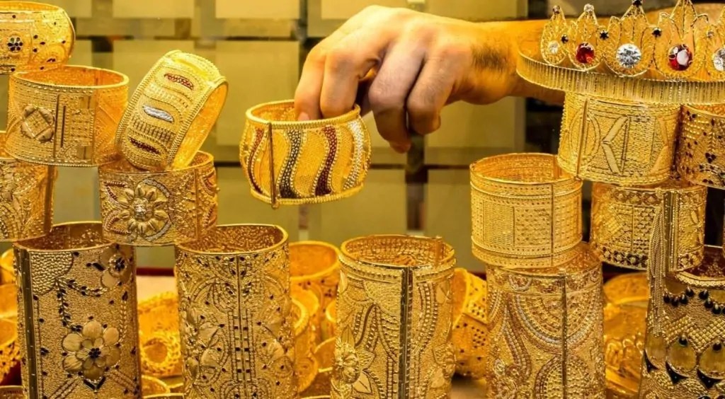 مفاجأة في سعر الذهب اليوم 5مايو 2025 عيار 21 بيفرح العرسان 4 سعر الذهب في مصر اليوم