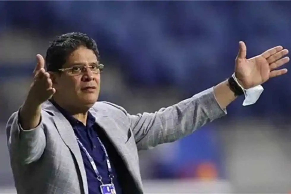 تفاصيل عقد أيمن الرمادي لمدة 30 يوم مع نادي الزمالك وكم يبلغ راتبه 3 أيمن الرمادي يطلب الاستقرار