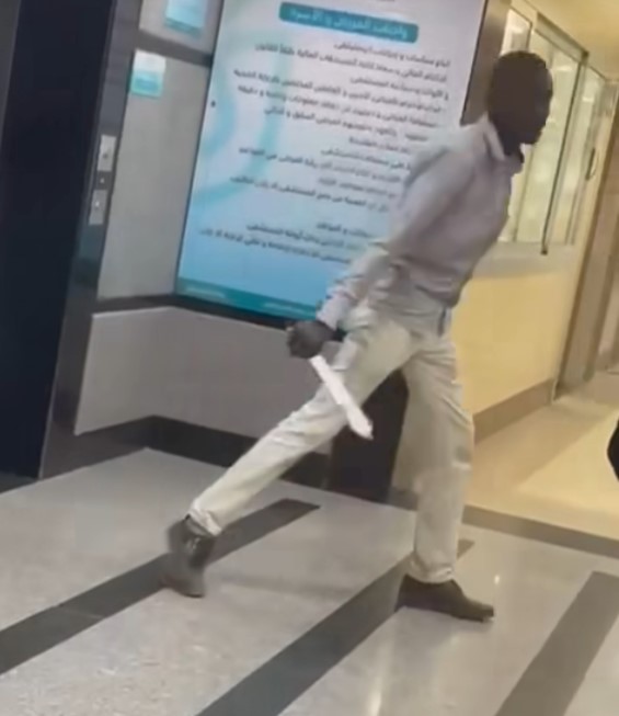 افتحام مستشفى حميات أسوان