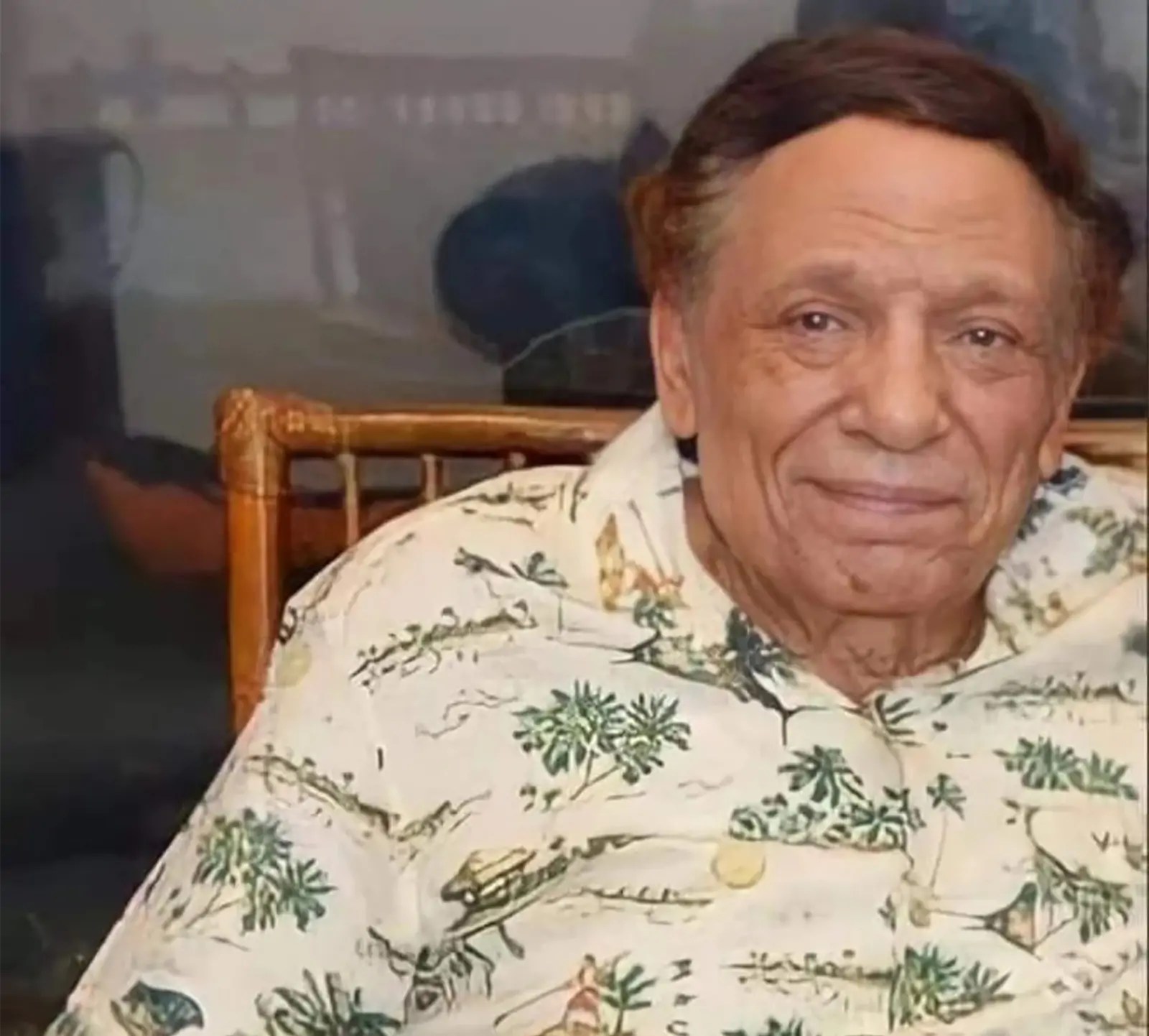 كشف ما فعلته أسرة عادل إمام لفشل خطة أصدقائه للاحتفال بعيد ميلاد الزعيم ال85 3 عادل إمام
