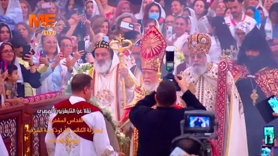 بالفيديو كلمة البطريرك مار إغناطيوس خلال قداس العائلة الأرثوذكسية بالكاتدرائية المرقسية 3 البطريرك مار إغناطيوس خلال قداس العائلة الأرثوذكسية
