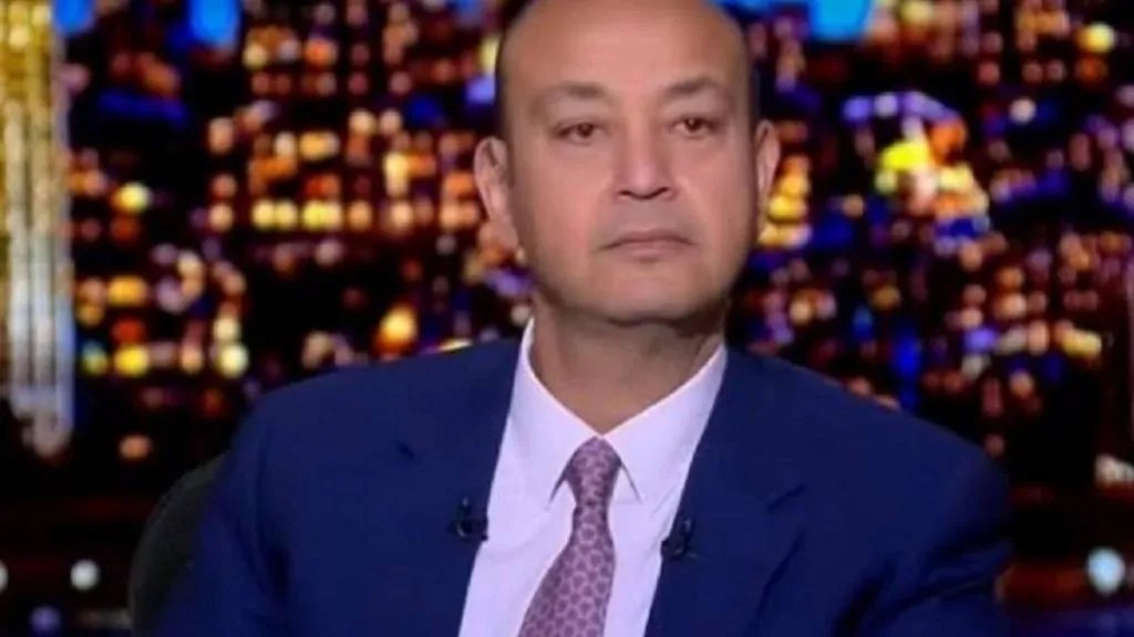 عمرو موسى يفاجئ عمرو أديب على الهواء بيشمت في شخصي الفقير 4 عمرو أديب