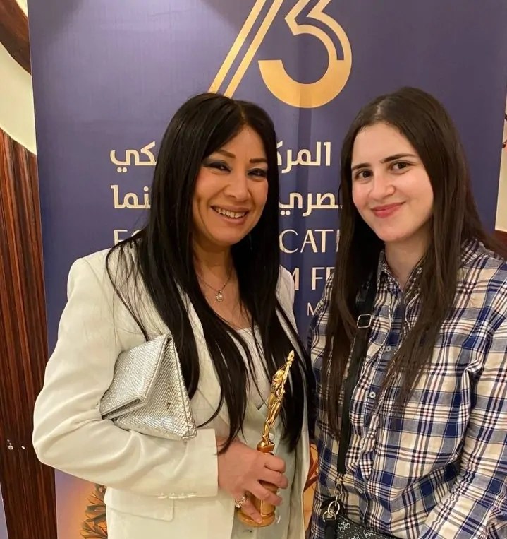 الفنانة انتصار تكشف سر جمالها الحقيقي بعيدًا عن مستحضرات التجميل، وهذه نصيحتها للنساء 2 الفنانة انتصار