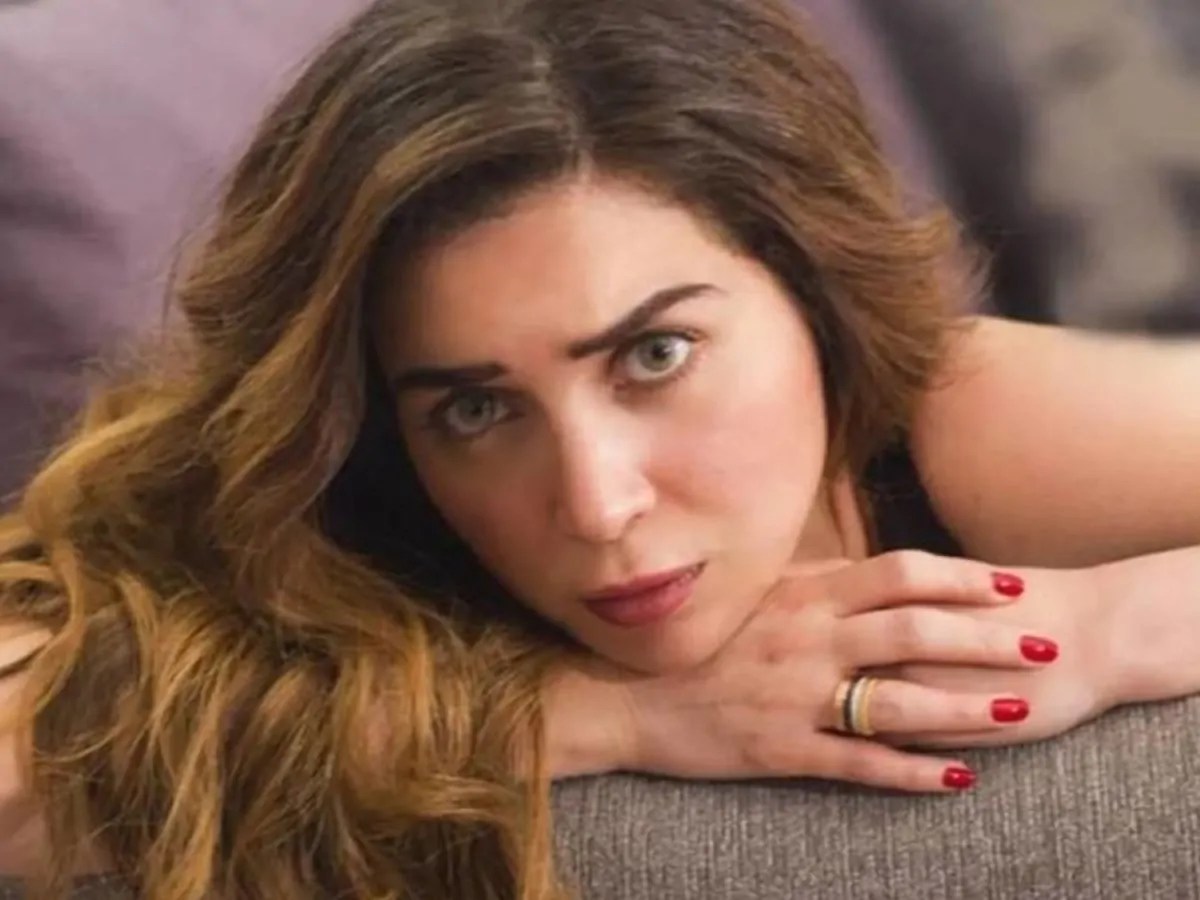 الفنانة مي عز الدين تكشف عن روشتة الحفاظ على الجمال بوصفات عادتها الصحية 3 مي عز الدين