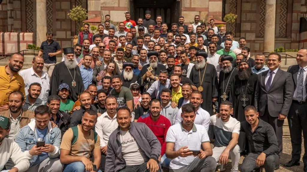 بالصور البابا تواضروس الثاني يلتقي مع أبناء الكنيسة القبطية في صربيا 2 البابا تواضروس الثاني