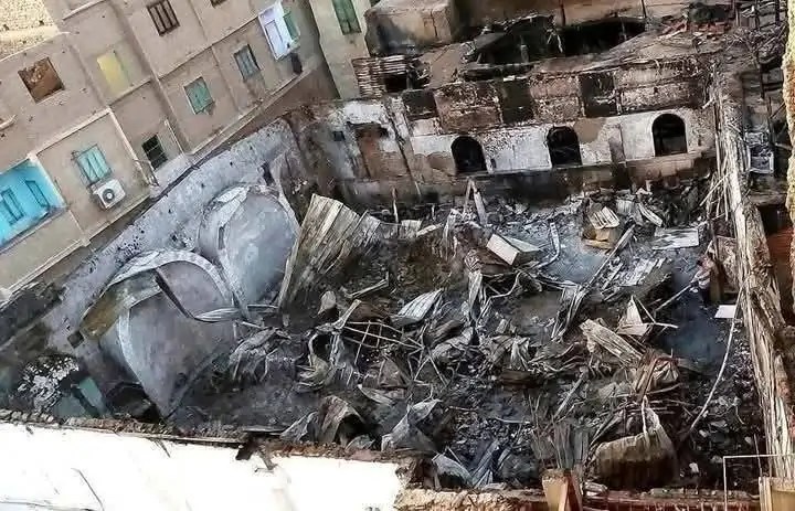 بالصور خسائر فادحة بحريق كنيسة مارجرجس بقنا وسقوط سقفها 2 حريق كنيسة مارجرجس