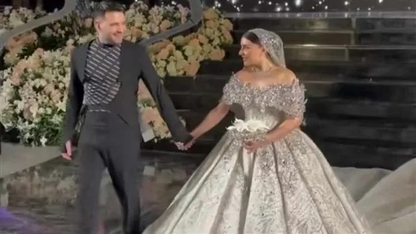 بدلة من غير قميص تعليق مسلم على إطلالته المثيرة في حفل زفافه 2 فرح مسلم