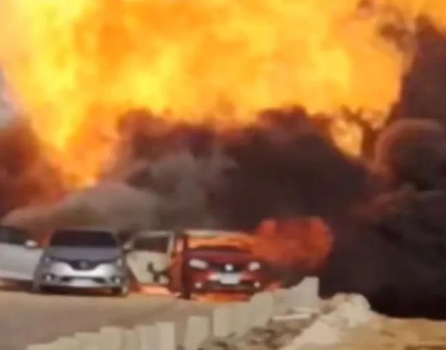 بيان عاجل من البترول يكشف سبب انفجار خط الغاز بـ 6 أكتوبر 2 إجراءات وزارة البترول وفرق الطوارئ