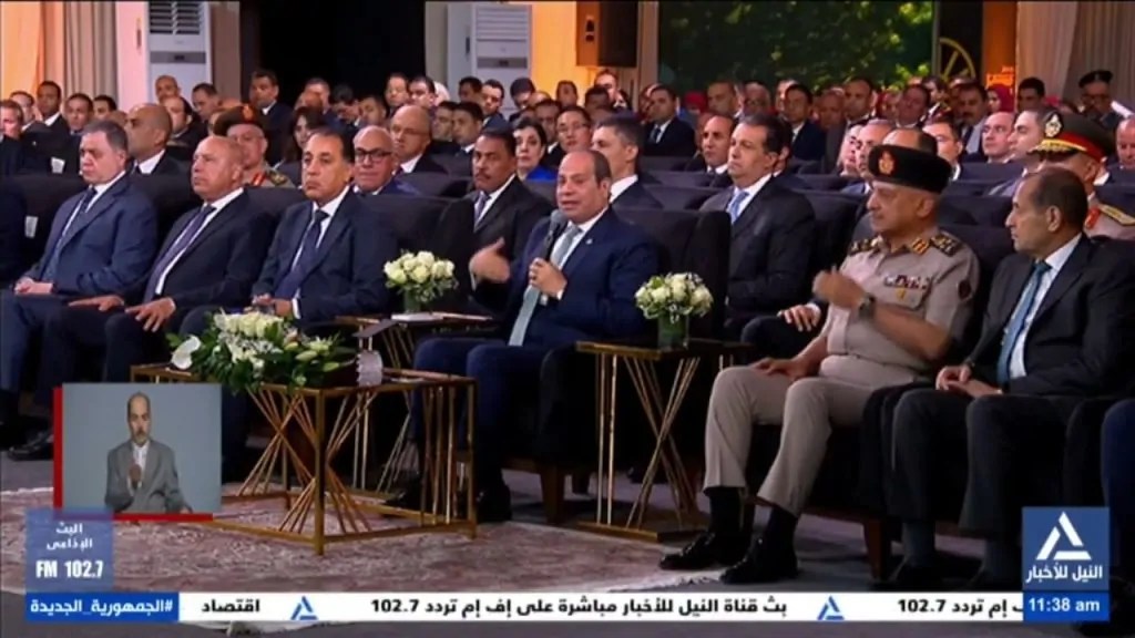 رسالة الرئيس السيسي للقطاع الخاص لو عايزين تنقلوا بلدكم لوضع أفضل 2 الرئيس السيسي