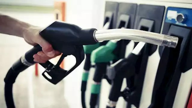وزارة البترول تعلن نتائج تحاليل عينات البنزين على مستوى الجمهورية بعد شكاوي مواطنين 2 وزارة البترول عن نتائج تحاليل البنزين المغشوش
