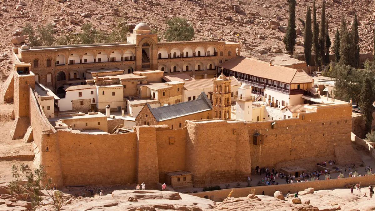 أزمة دير سانت كاترين وإيهاب رمزى يؤكد الرئيس السيسى طمأن الرهبان بأن الأزمة ستحل بتقنين الأوضاع 3 دير سانت كاترين تراث إنساني