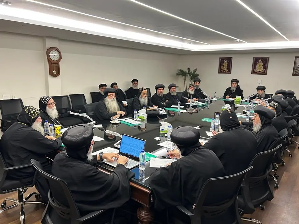 بالصور تفاصيل اجتماع المجمع المقدس في الكاتدرائية 3 المجمع المقدس