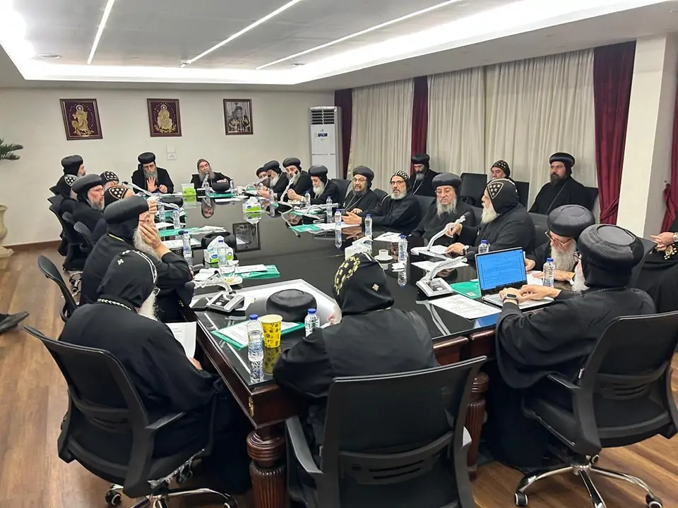بالصور تفاصيل اجتماع المجمع المقدس في الكاتدرائية 4 المجمع المقدس