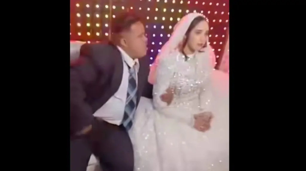 عروس الصالحية تكشف سر البكاء و تفاصيل زواجها من محمد مصاب متلازمة داون 2 بعد زفاف شاب بمتلازمة داون هل يجوز الزواج وكم سنة يعيش؟