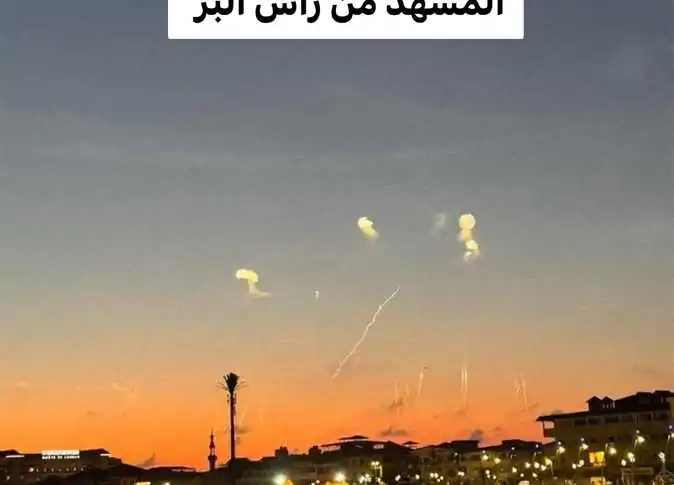 بالفيديو والصور مشاهد لأجسام غريبة تحلق في سماء بعض المحافظات اثارت جدل على مواقع التواصل الاجتماعي 3 مشاهد لأجسام غريبة تحلق في سماء
