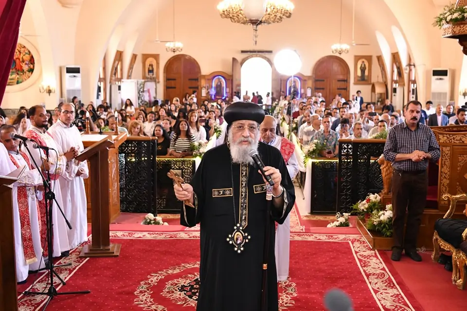 بالصور البابا تواضروس الثاني يصلى العشية من كنيسة السيدة العذراء والشهيدة مارينا بالعلمين 5 البابا تواضروس الثاني