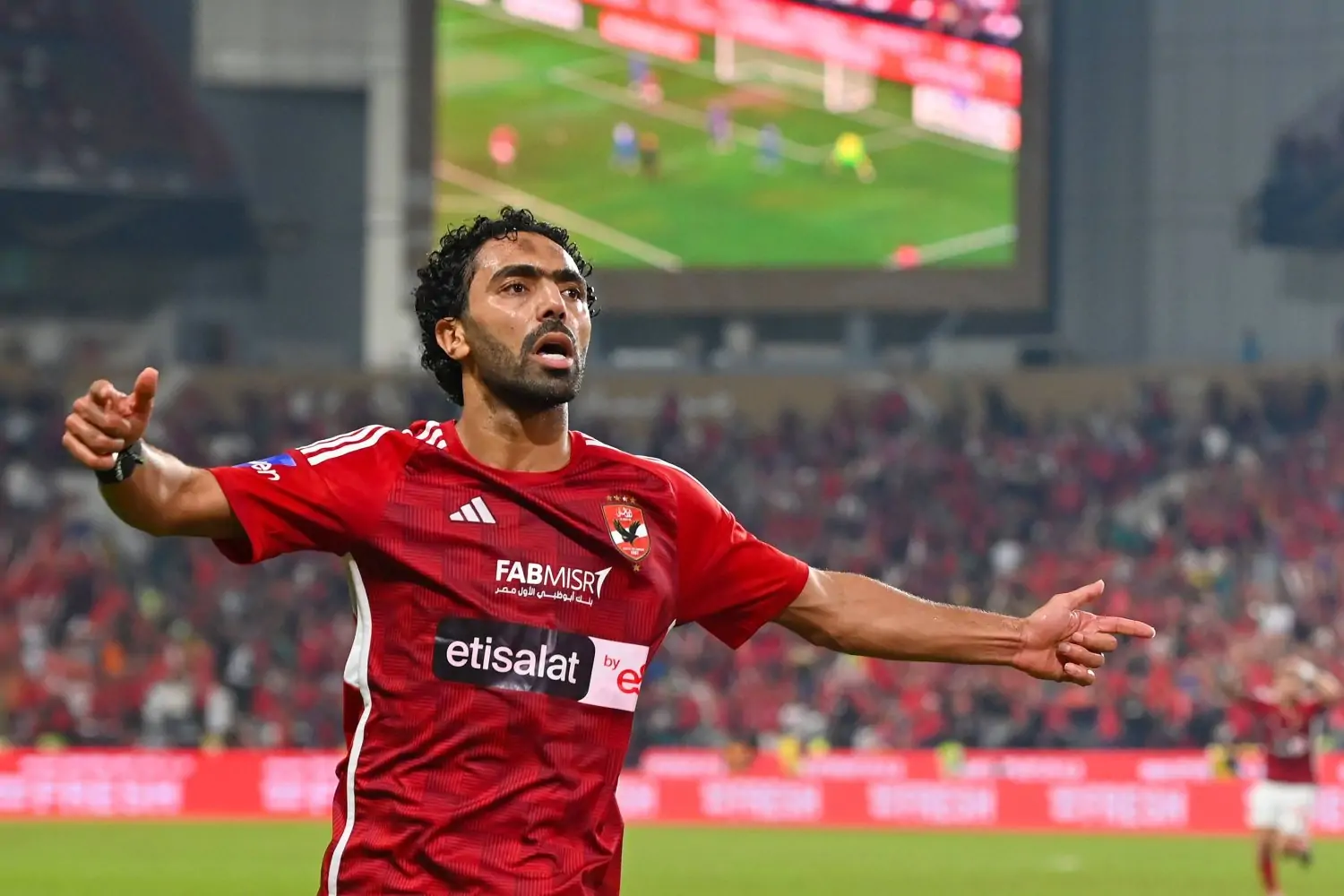 حسين الشحات يواصل انفراده بالرقم القياسي و يدخل التاريخ رغم الغضب الجماهيري 3 تهرب الشحات من المنتخب