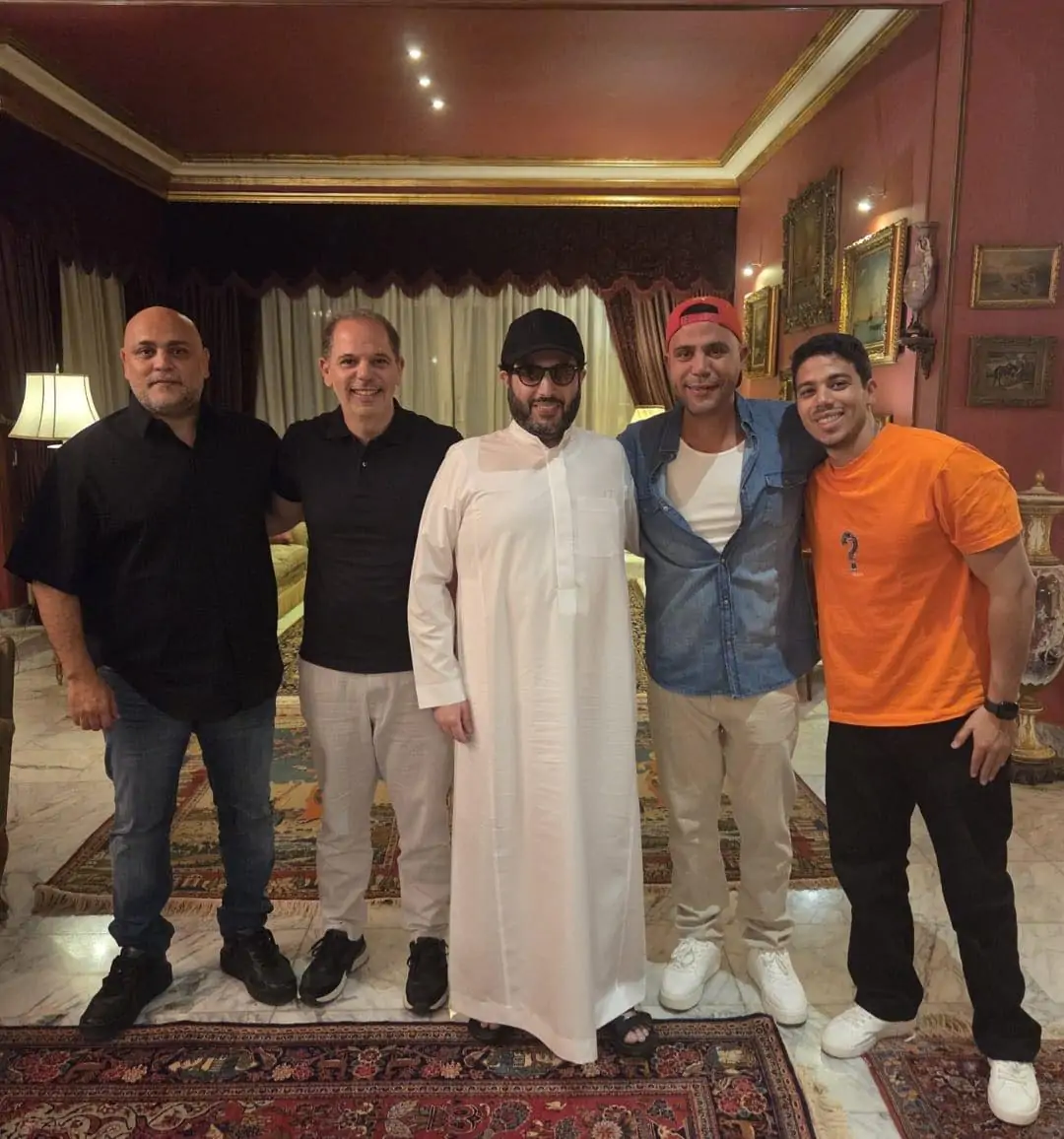 زيارة مفاجئة تُسعد الجماهير تركي آل الشيخ في منزل الزعيم عادل إمام ويكشف تفاصيل حالته الصحية 3 كلمات مؤثرة من الزعيم لـ تركي آل الشيخ