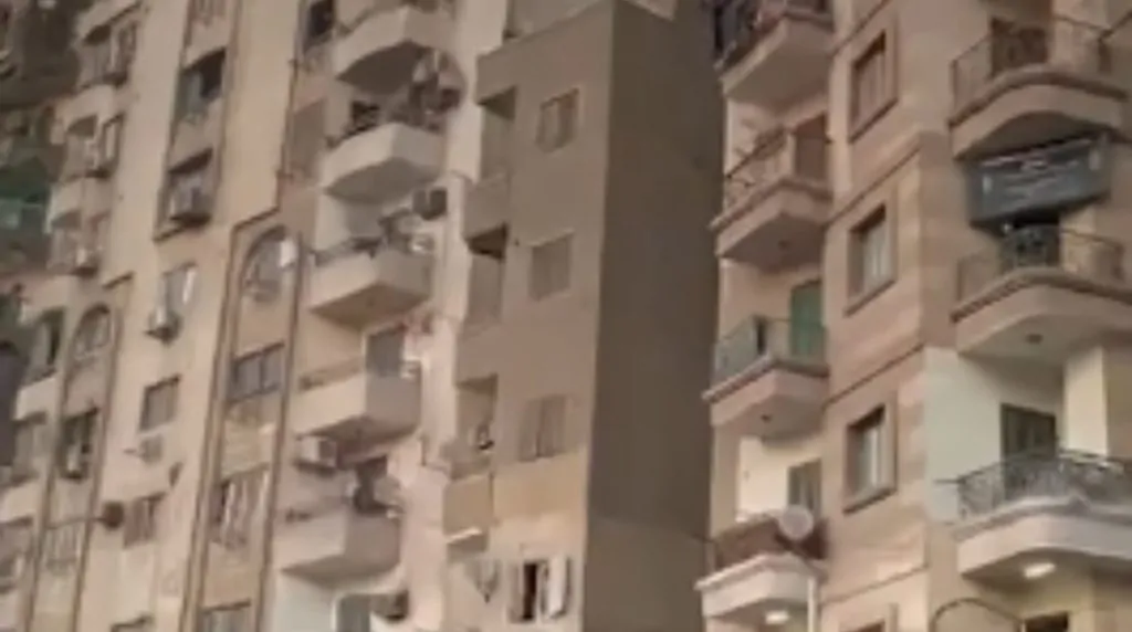 أسباب سقوط عدد من العقارات الفترة الأخيرة بعد انهيار منزل بمنطقة السيدة زينب 4 عقار السيدة زينب الآيل للسقوط