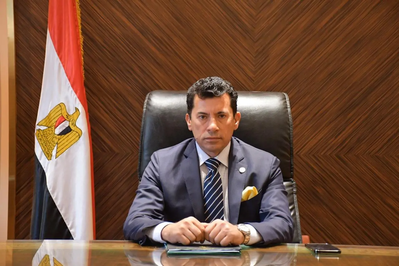 أحنا مالنا وزارة الرياضة تحسم الجدل بشأن عقد زيزو 4 لا علاقة لوزارة الرياضة بعقد زيزو