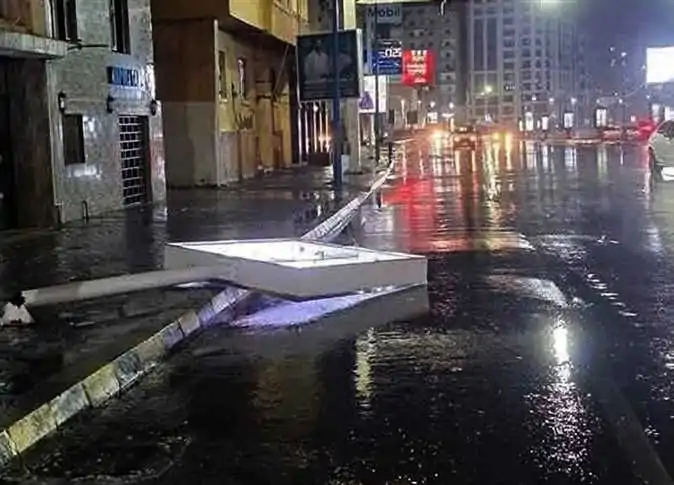 أسباب عاصفة الإسكندرية وعلاقتها بالزلازل عضو هيئة الأرصاد يوضح الجدل 2 عاصفة الإسكندرية