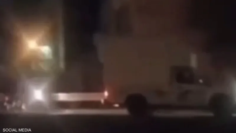 بالفيديو لحظة مطاردة الأمن الإيراني لسيارة تابعة للموساد في شوارع طهران 3 مطاردة الأمن الإيراني لشاحنة تابعة للموساد الإسرائيلي