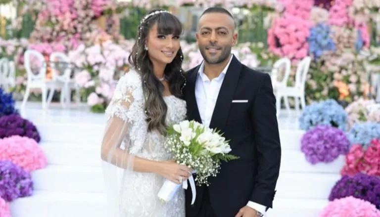 تامر عاشور يكشف للمرة الأولى تفاصيل زواجه من الإعلامية نانسي نور 4 إهداء خاص من تامر عاشور لزوجته