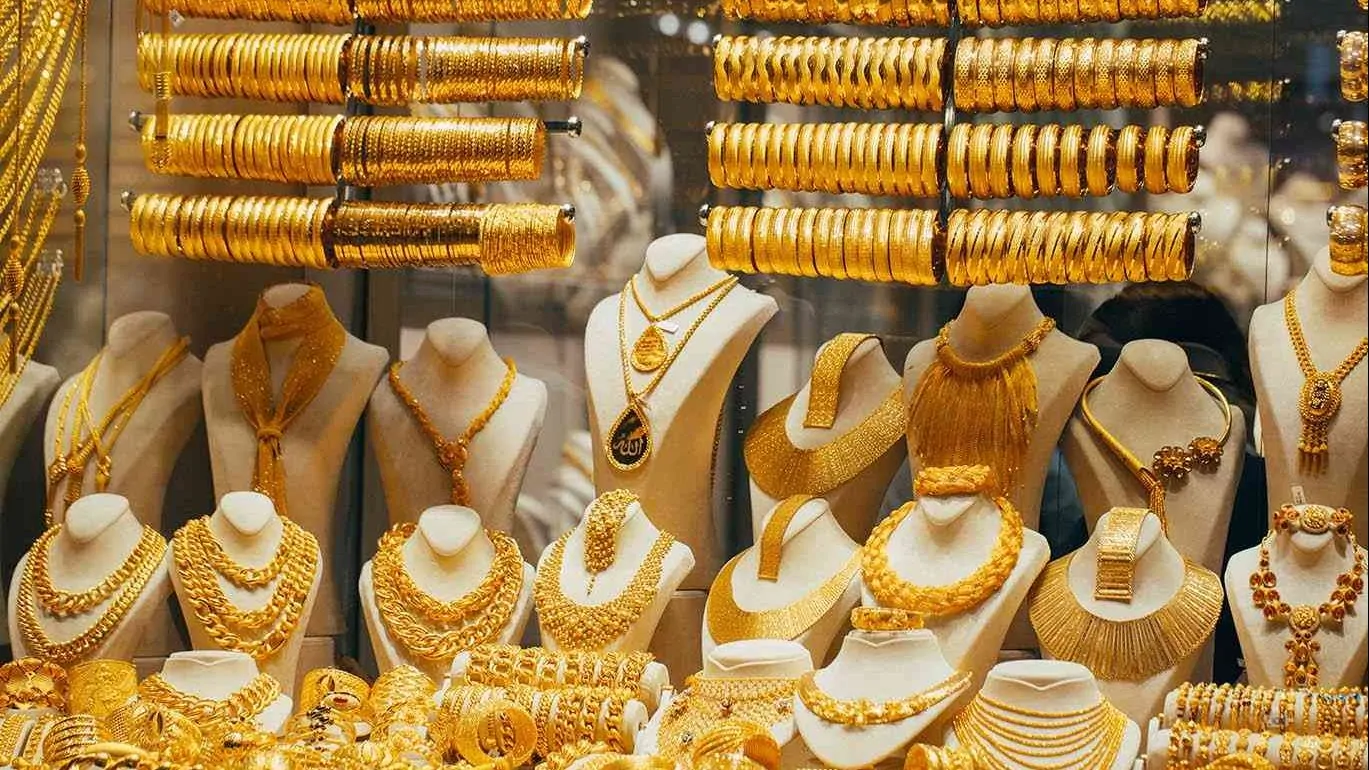 كم سجل سعر الذهب بختام اليوم 5/6/2025 عقب الارتفاع الكبير محليًا وعالميًا وعيار ال21 طالع صاروخ 2 سعر الذهب