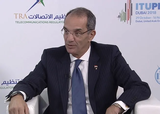 مفاجأة يكشفها وزير الاتصالات بشأن الاشتراكات في خدمات الهاتف المحمول 2 عمرو طلعت وزير الاتصالات