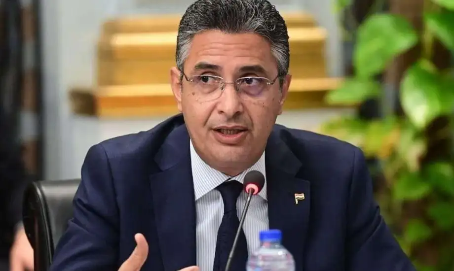 وزير التموين يصدر قرار جديد بشأن صرف الخبز المدعم التطبيق بدأ 4 وزير التموين يعلن تفاصيل معرض نبيو للذهب