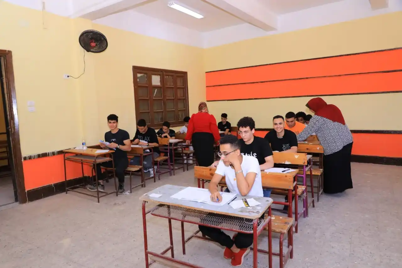 التعليم تصدر قرار عاجل بشأن مناهج اللغة العربية المطورة في المرحلة الابتدائية 3 التعليم تكشف عن عدد الأسئلة بكل مادة