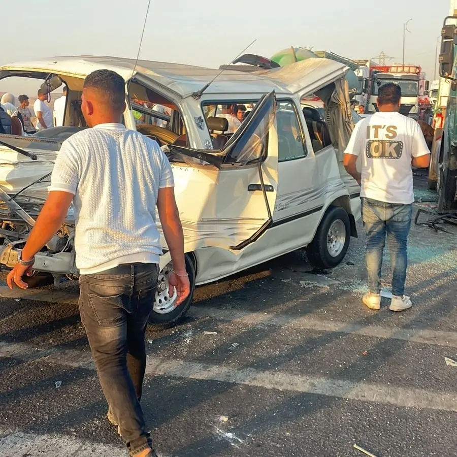 بالصور حادث مروع تريلا تدهس 5 سيارات وسقوط ضحايا ومصابين 4 حادث تريلا