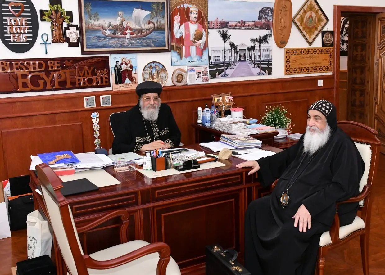 بالصور تفاصيل لقاء البابا تواضروس الثاني مع الأساقفة بالمقر البابوي 4 البابا يستقبل نيافة الأنبا دانيال الأنبا بولا