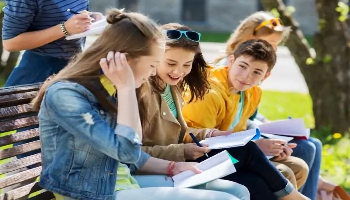 طلاب الثانوية العامة