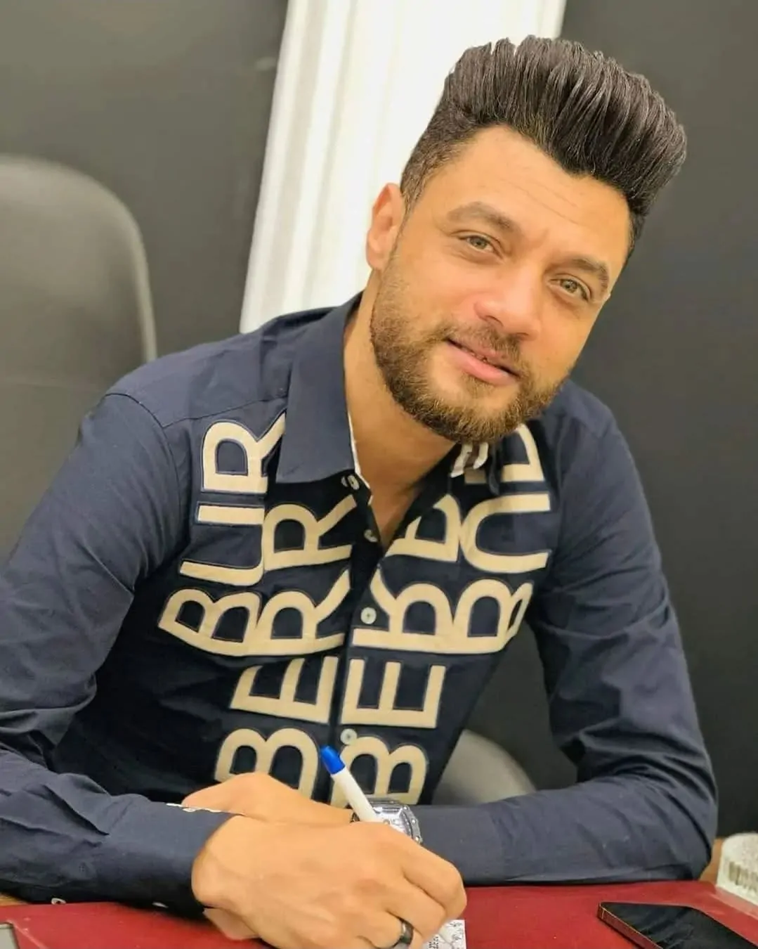 المطرب الشعبي أحمد عامر