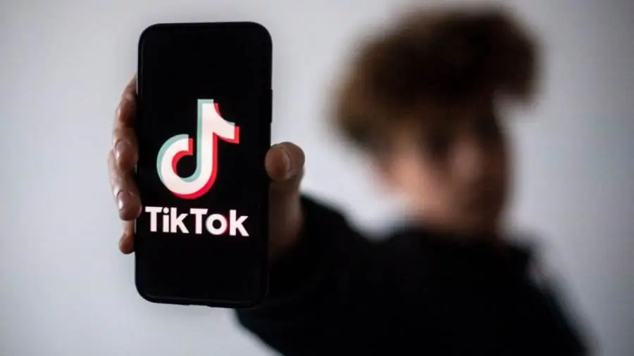 كيف أصبحت منصة تيك توك مشبوهة خبيرة قانونية تجيب 5 تيك توك