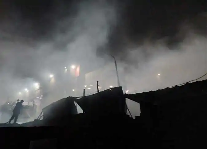 بالصور تفاصيل حريق كنيسة للأقباط الكاثوليك بمطاي بالمنيا 5 حريق محلات وباكيات شبرا الخيمة