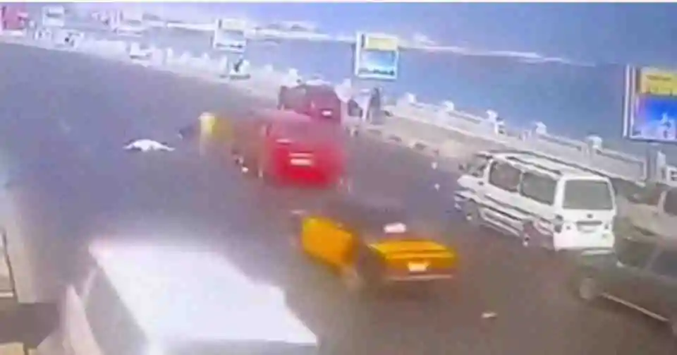 نجيب ساويرس ينتقد فوضى عبور المشاة في مصر بعد حادثة كورنيش الإسكندرية 4 حادث كورنيش الشاطبي