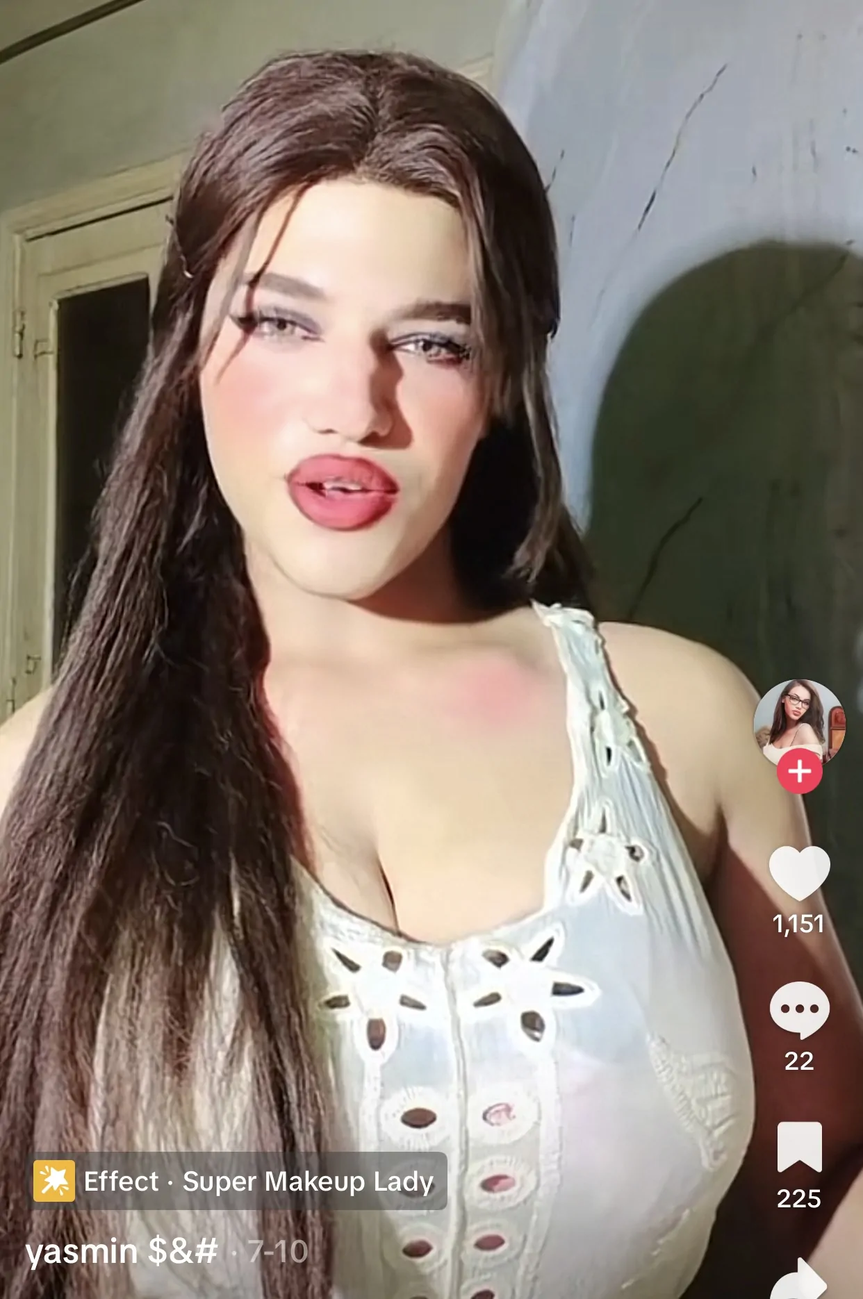 بعد القبض عليها بالصور البلوجر ياسمين تخلي الحجر يلين طلع راجل صدمة على السوشيال ميديا وتواجه 3 اتهامات 4 البلوجر ياسمين تخلي الحجر يلين