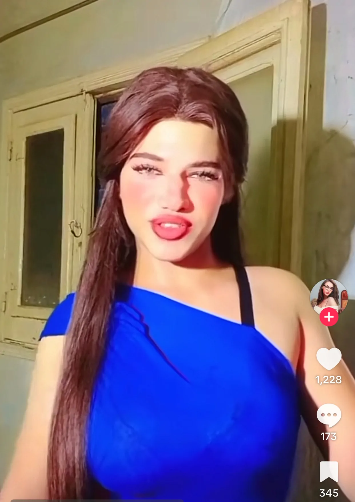 بعد القبض عليها بالصور البلوجر ياسمين تخلي الحجر يلين طلع راجل صدمة على السوشيال ميديا وتواجه 3 اتهامات 3 البلوجر ياسمين تخلي الحجر يلين