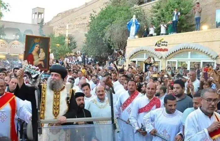 الاحتفال السنوي بصوم العذراء فى دير درنكة